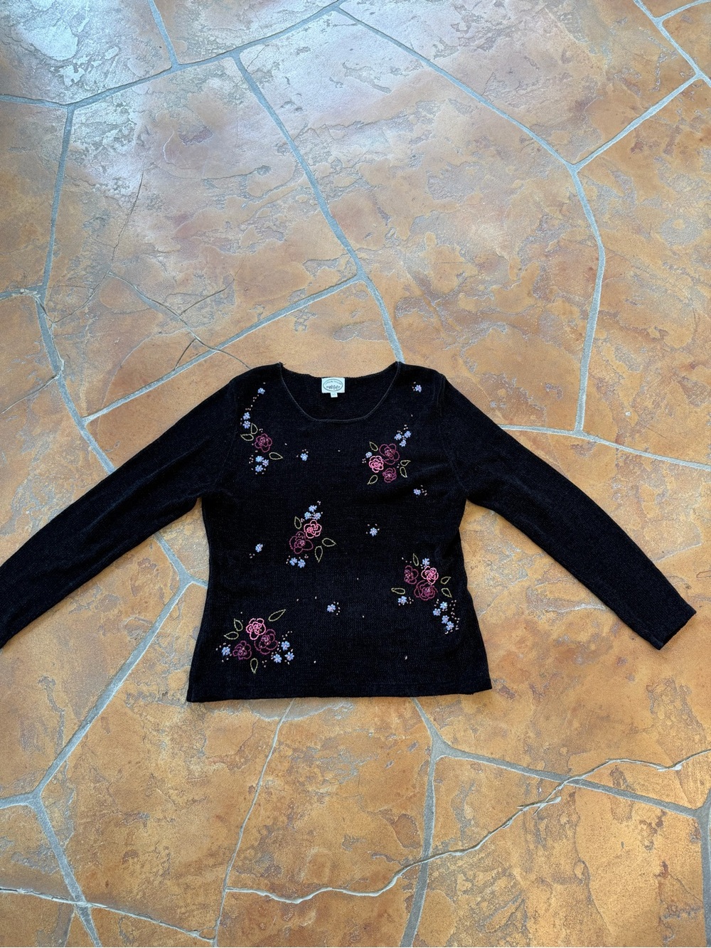 Carolyn Taylor Women’s Black Knit Sweater Embroidered Floral Scoop Neck L/G